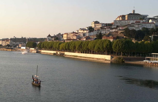 Paseo en barca tradicional por Coímbra - Foto 1
