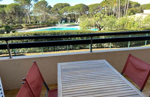 Domaine Valescure vue Piscine ou Pinede - Wifi - Foto 16