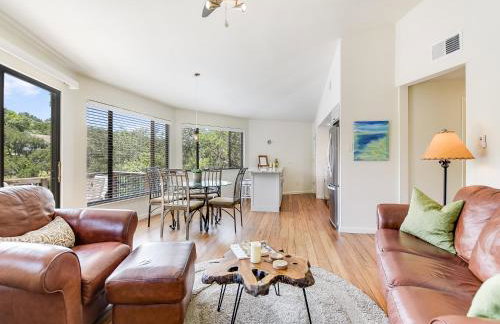 Lakefront Treehouse on Lake Travis Pool & Hot Tub - Foto 4