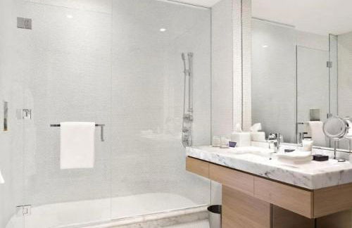 SLS Lux Brickell Exclusive by Palermo Home Miami - Photo 81