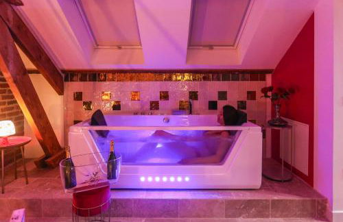 Suite Romantique 45m2-Amiens Centre-SPA & Parking - Foto 8