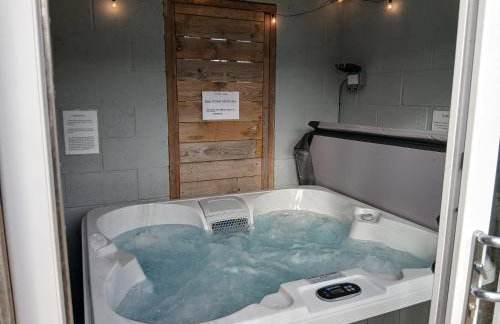 The Sunset "with private Hot tub" - Foto 26