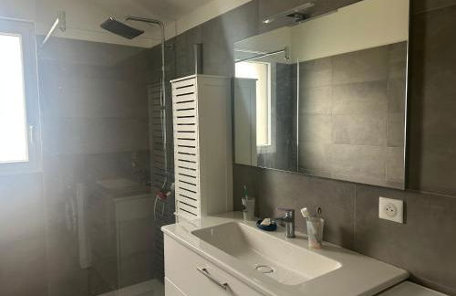 Charmante Maison Rénovée Proche Plage et Forêt avec Jardin - FR-1-652-57 - Foto 26