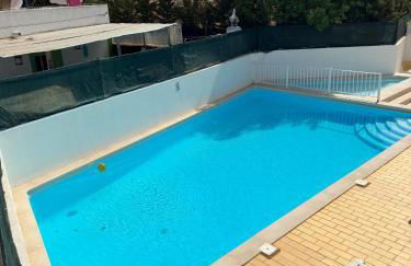 Host Wise - Lively Charming Apartment w Pool - Foto 40