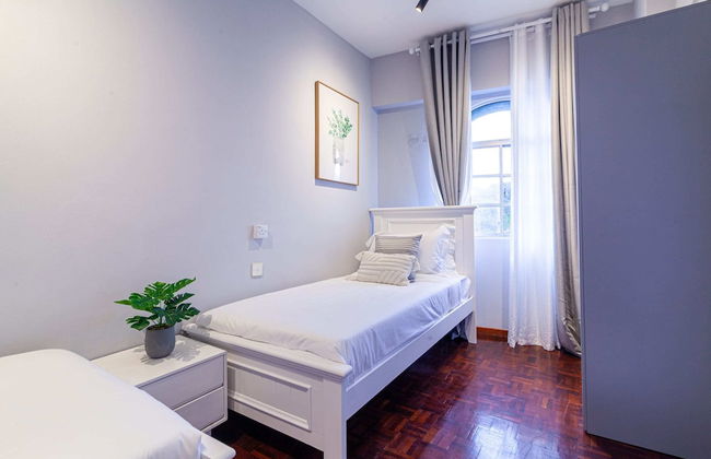 Star Regency by Plush - Photo 3