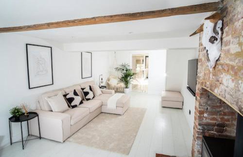 Modern cottage! 5 mins from central line! - Foto 1