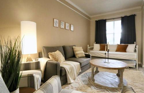 Stylish Sanctuary King Beds Upscale Condo - Foto 1