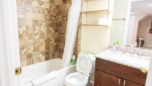 Basement Falls Church Free Parking - Foto 4, towels, Shower