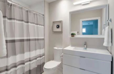 Luxe 4bdr w/ Balcony & Parking, 10 Mins to Broadway 9th Avenue by Avantstay - Foto 104