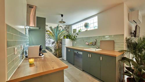 3p - 70m2 CAPUCINE au calme avec jardins - Foto 3, stove, dishwasher