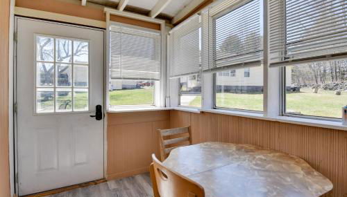 Shared Fire Pit and Kayaks Catskills Lake Retreat! - Foto 3