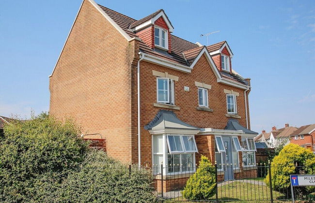 5 Bed Detached House - Sleeps 14 - Photo 53