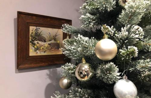 Hedgehog Cottage with garden in Bronte village! - Foto 17