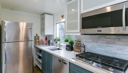 Charming 1-Bedroom Home near Downtown Culver - Photo 5