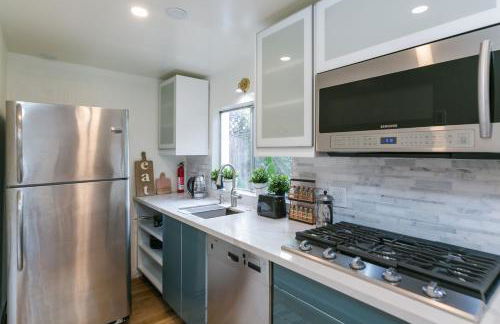 Charming 1-Bedroom Home near Downtown Culver - Photo 5