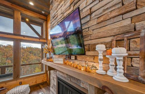 The Overlook - '21 Cabin - Gorgeous Unobstructed Views - Fire Pit Table - GameRm - HotTub - Xbox - Lots of Bears - Foto 13