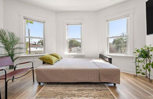 NYC Access 4BR Duplex Sleeps 10, Free Parking - Foto 7
