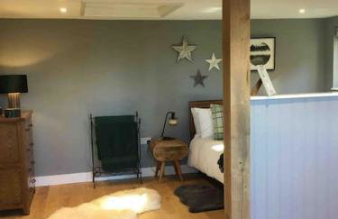 Cute studio cottage. Wood burner. Amazing views - Foto 8