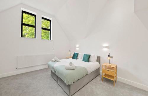 3 Bed House near Purley, by ARP Homes, Free Parking, Ideal for Long Stays & Insurance Bookings - Foto 11