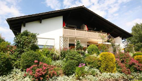 Ferienhaus und Ferienwohnungen Holzapfel Geiersthal - Foto 3