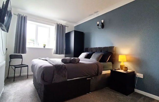 Cozy 3-Bed Family Home with Free Parking - Foto 27