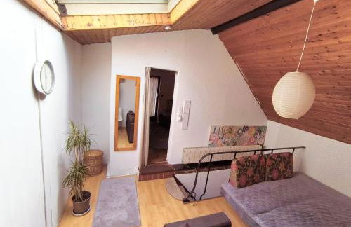 Vieja Casita de huespedes con Escaleras - Foto 2