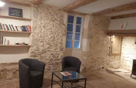 Beautiful Farmhouse with large swimming pool within walking distance of a charming, lively village - Foto 28