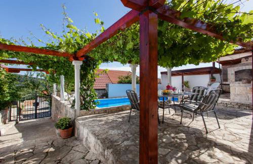 Countryside Family Villa with Private Pool - Photo 16