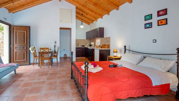 Kirki s Cozy Getaway - Paxoi Getaway w Jacuzzi - Foto 4, Habitación