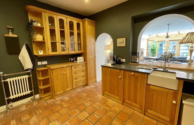 Dolls House - Luxury Townhouse - From 400 Per Night - Photo 58