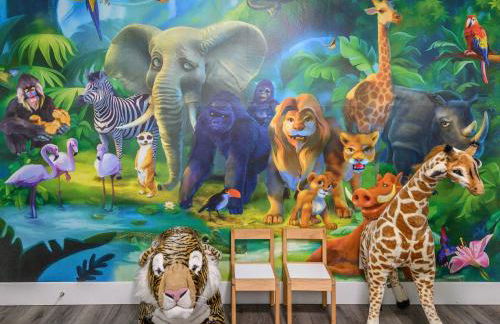 Spacious Disneyland 5 Bedroom 4 Bath House with Game Room - Photo 1