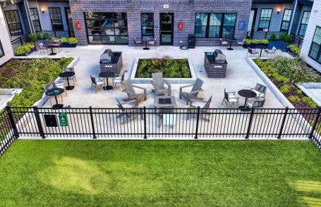 Two Story Penthouse, 2 Bedrooms with 2 and a half bathrooms, 2 Balconies, Skyline View, Pool - Foto 11