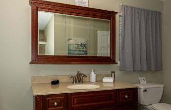 Lakefront Family Home Private Dock with Huge Views - Foto 30