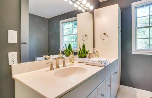 3 Mi to Megansett Beach Home with Pool and Game Room - Foto 15