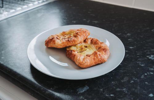 Modern & comfortable 4 bed house - Photo 30