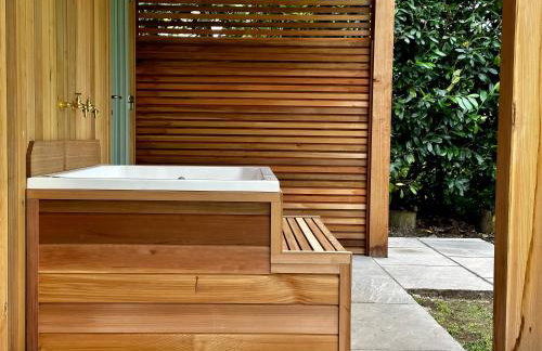 Peak District Romantic Retreat Outdoor Japanese Whirlpool bath - Photo 20