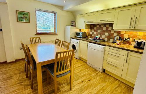 Acorn Lodge for Six with Hot Tub - Devon - Foto 6