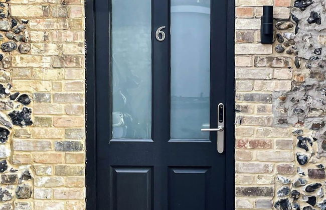 Thetford Hive - Photo 63