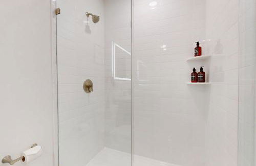 Luxury 2-bed at The Vera Rooftop Deck, Near MBTA - Foto 13