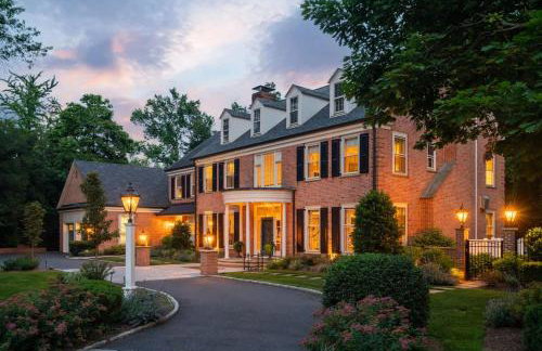 Luxury Princeton Estate Pool, Hot Tub, Sleeps 20 - Photo 6