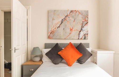 3-bedroom Home in Liverpool L15 with FREE Parking - Foto 12