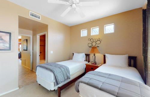 Snowbird-friendly condo with heated pool, gym, grill, patio, pool spa, clubhouse - Foto 10