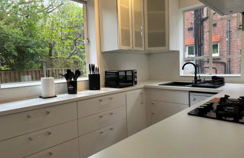 Quiet residential area modern and cozy two bed apartment in Hampstead - Foto 9