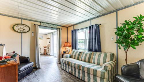 Dock Access Waterfront Cottage in Avenue! - Foto 5