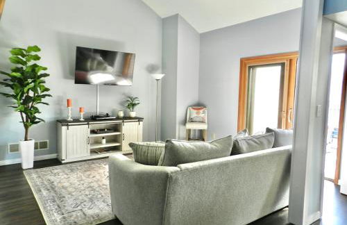 Derby House & Indoor Pickleball - Foto 1