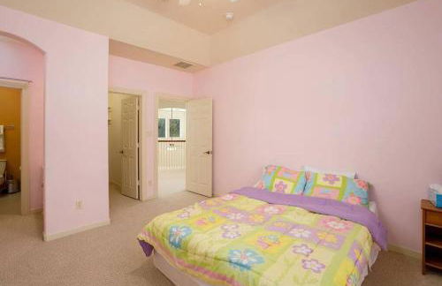 Bedroom with 3.5-Bathroom near Golf Course! - Photo 26