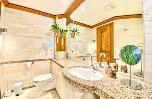 Best Butler Mountain Glory Apartment Bergblick I Küche I Terrasse I Parkplatz I Netflix I Seenähe - Photo 9