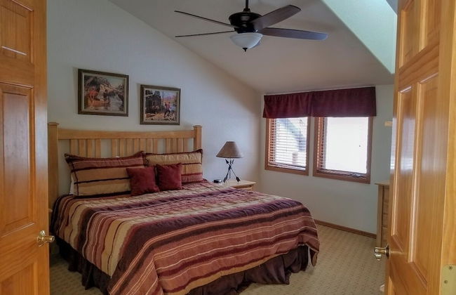 Cascade Three Bedroom Three Bath C03 - Photo 3