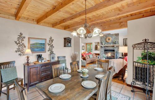 Lakefront Family Home, Kayaks, Hot Tub, Fireplace - Foto 17