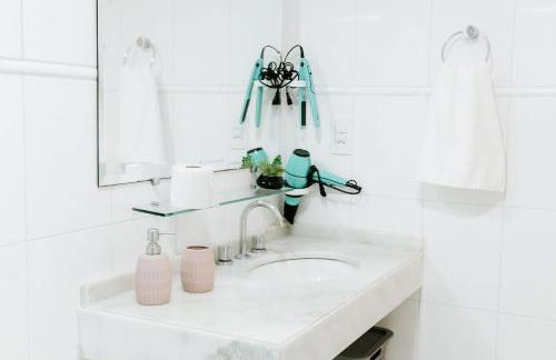 Completo apartamento em Resort na beira da lagoa - Foto 17